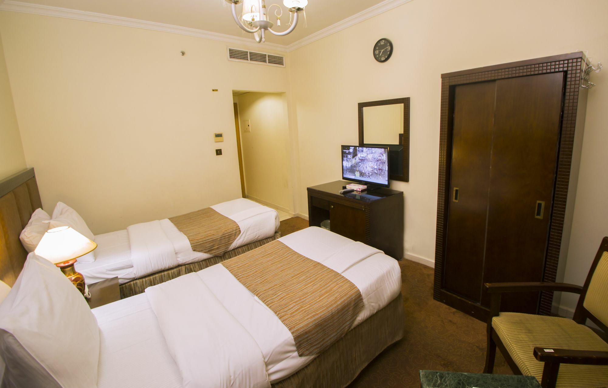 Anwar Al Zahraa Hotel Medina Bagian luar foto